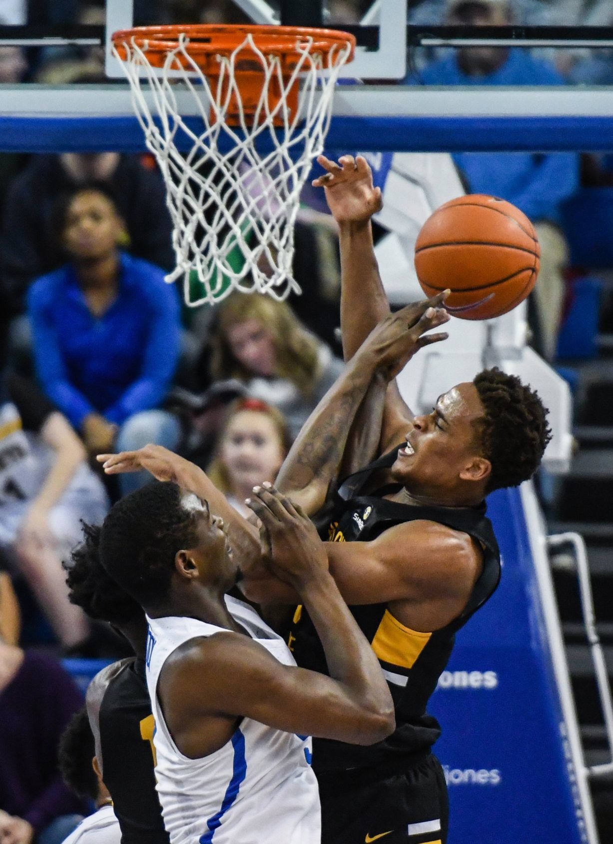 Billikens vs Mountaineers